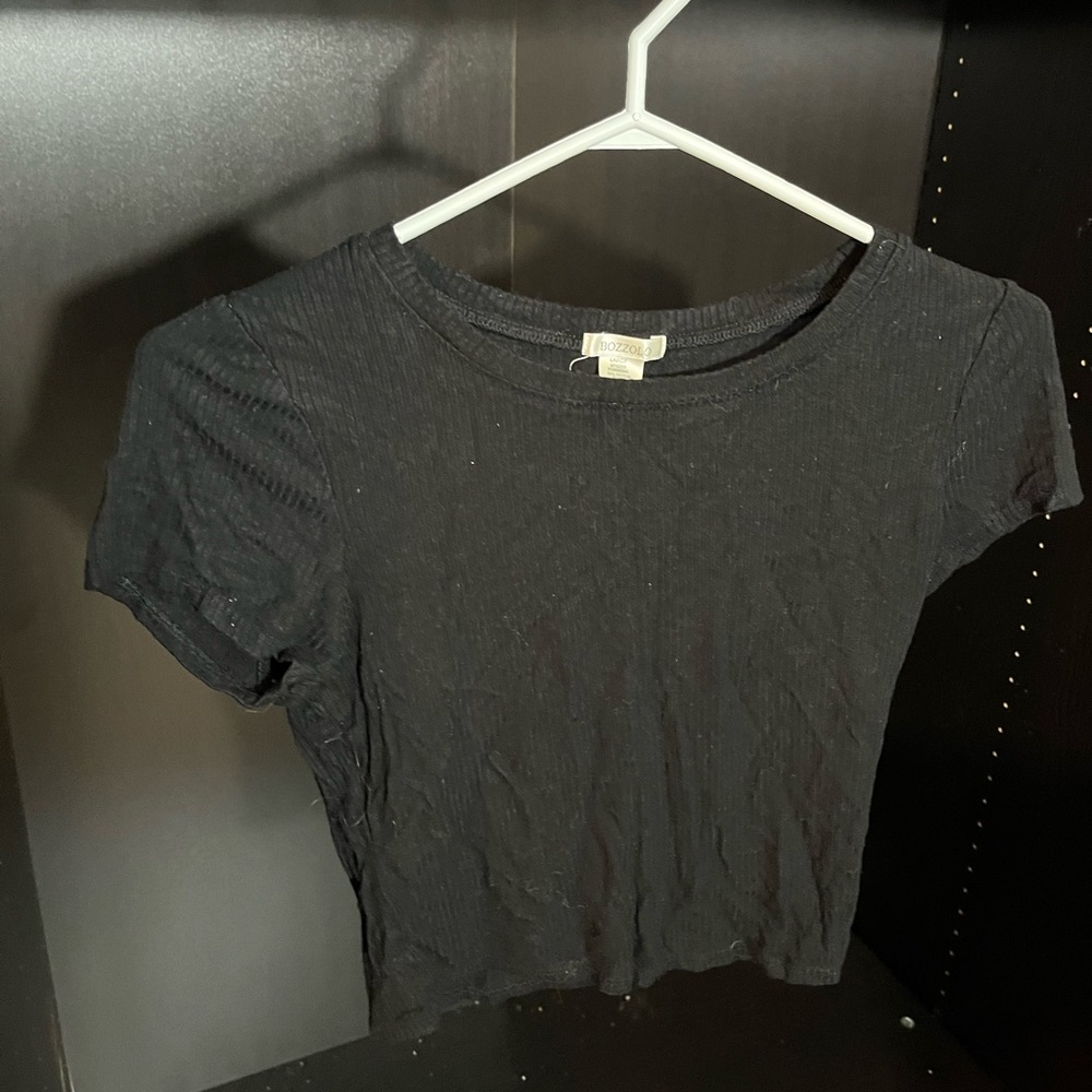 Basic Black Cropped Tee